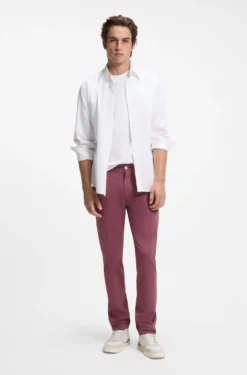 Slim-Fit Hose aus überfärbtem elastischem Satin