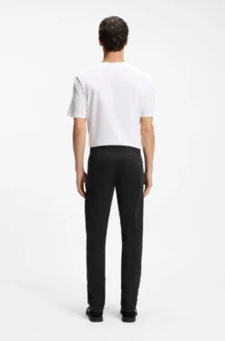 Slim-Fit Hose aus überfärbtem elastischem Satin
