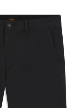 Slim-Fit Hose aus überfärbtem elastischem Satin