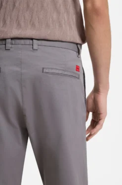 Slim-Fit Hose aus elastischer Baumwoll-Gabardine