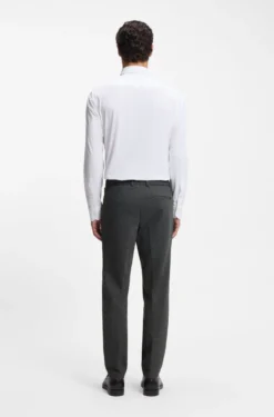 Slim-Fit Hose aus funktionalem Stretch-Gewebe
