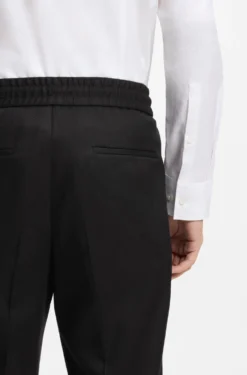 Slim-Fit Hose aus Twill mit Tunnelzugbund