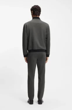 Slim-Fit Jacke aus knitterfreiem Gewebe