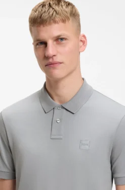 Slim-Fit Polohemd aus Stretch-Baumwolle mit Logo-Aufnäher