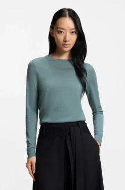 Slim-Fit Pullover aus Merinowolle mit Rundhalsausschnitt