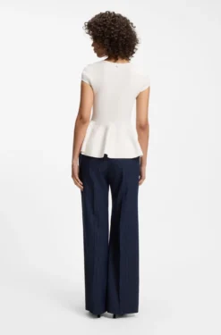 Slim-Fit Pullover mit Schößchensaum