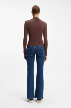 Slim-Fit Pullover mit Stehkragenausschnitt und Rippstruktur