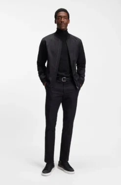 Slim-Fit Rollkragenpullover aus extrafeiner Merinowolle
