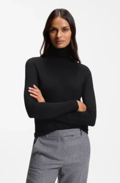 Slim-Fit Rollkragenpullover aus extrafeiner Merinowolle