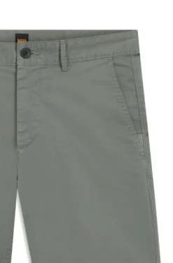 Slim-Fit Shorts aus elastischem Baumwoll-Twill