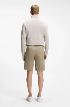 Slim-Fit Shorts aus elastischem Baumwoll-Twill