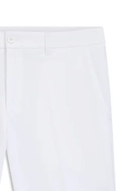 Slim-Fit Shorts aus wasserabweisendem Stretch-Gewebe