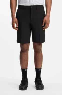 Slim-Fit Shorts aus wasserabweisendem Stretch-Gewebe