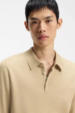 Slim-Fit Strick-Poloshirt mit Logo auf der Rückseite