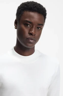Slim-Fit T-Shirt aus merzerisierter Baumwolle mit Stehkragen
