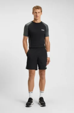 Slim-Fit T-Shirt aus Mesh-Jersey mit kontrastfarbenen Einsätzen