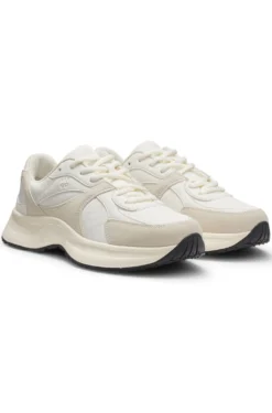 Sneakers aus Canvas, Leder und Veloursleder