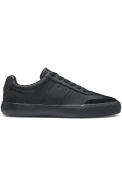 Sneakers aus genarbtem Kunstleder mit Besätzen aus echtem Leder