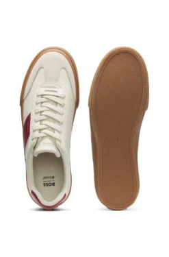 Sneakers aus genarbtem Kunstleder mit Besätzen aus echtem Leder