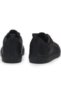 Sneakers aus Kunstleder mit rotem Logo-Etikett