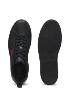 Sneakers aus Kunstleder mit rotem Logo-Etikett