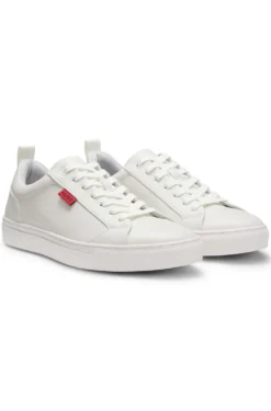 Sneakers aus Kunstleder mit rotem Logo-Etikett