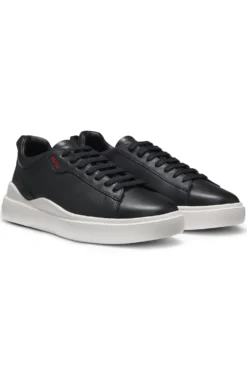 Sneakers aus Leder mit Cupsohle und roten Logo-Details