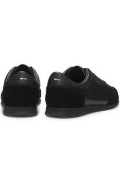Sneakers aus Material-Mix mit Nahtdetails