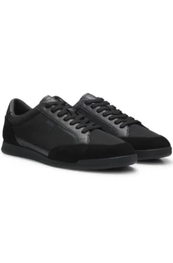 Sneakers aus Material-Mix mit Nahtdetails