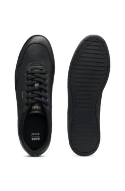 Sneakers aus Nappaleder mit goldfarbenem Branding