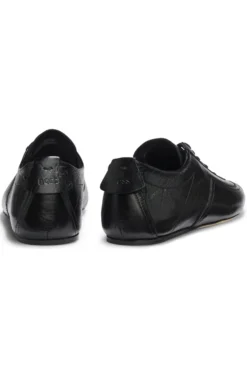 Sneakers aus Nappaleder mit geprägtem Logo