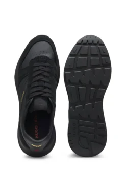 Sneakers aus Veloursleder mit goldfarbenem Folien-Logo