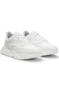 Sneakers in Canvas-Optik mit Logo an der Ferse