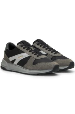 Sneakers mit Veloursleder-Besatz und Logo-Details