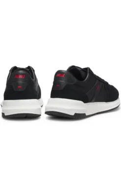 Sneakers mit Veloursleder-Besatz und Logo-Details
