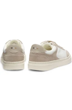 Sneakers mit Veloursleder-Details und Schnürung