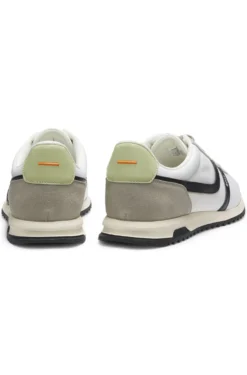 Sneakers mit Veloursleder-Imitat-Details und Logo