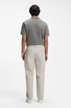 Straight-Tapered-Fit Chino aus Stretch-Gewebe