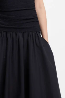 Strukturiertes Jersey-Kleid mit Popeline-Rock