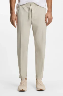 Tapered-Fit Hose aus wasserabweisendem Stretch-Gewebe