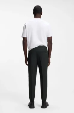 Tapered-Fit Hose aus wasserabweisendem Stretch-Gewebe