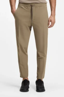 Tapered-Fit Hose aus wasserabweisendem Stretch-Gewebe