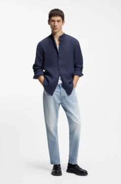 Tapered-Fit Jeans aus hellblauem, elastischem Denim
