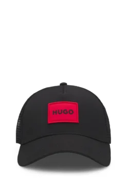 Trucker-Cap aus Twill mit rotem Logo-Etikett