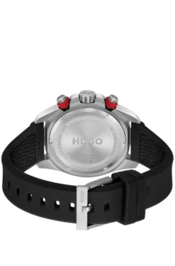 Uhr mit schwarzem Zifferblatt und Logo auf dem Silikonarmband