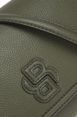 Umhängetasche aus genarbtem Kunstleder mit Double-B-Monogramm