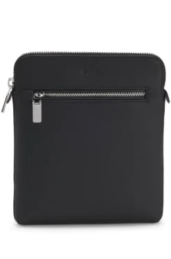 Umhängetasche aus Leder mit Logo-Prägung