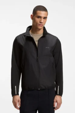 Wasserabweisende Jacke aus Vier-Wege-Stretch-Gewebe