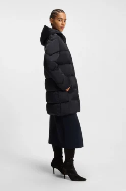 Wasserabweisende Jacke mit Absteppungen und Papeln