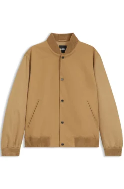 Wasserabweisende Jacke mit Monogramm-Muster an den Ärmeln